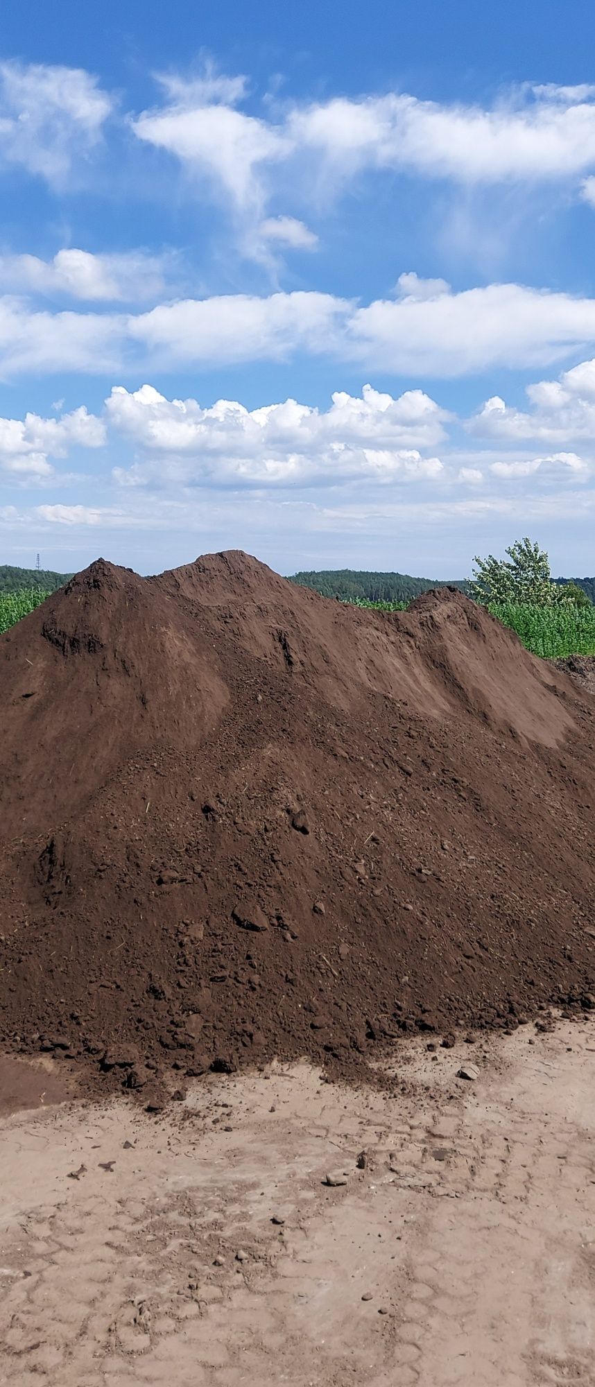 Czarnoziem  piasek zwir zasypki wykopy prace ziemne ziemia ogrodowa