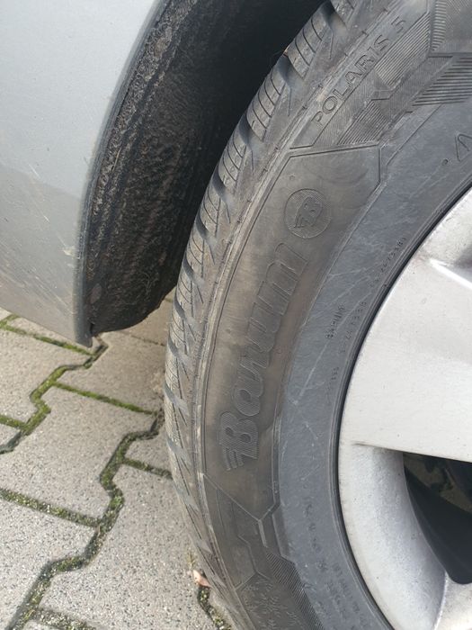 Felgi z oponami zimowymi 215/60 R16