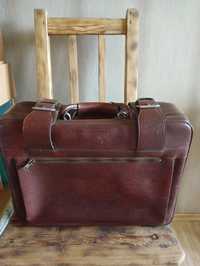 Stara walizka z PRL-u