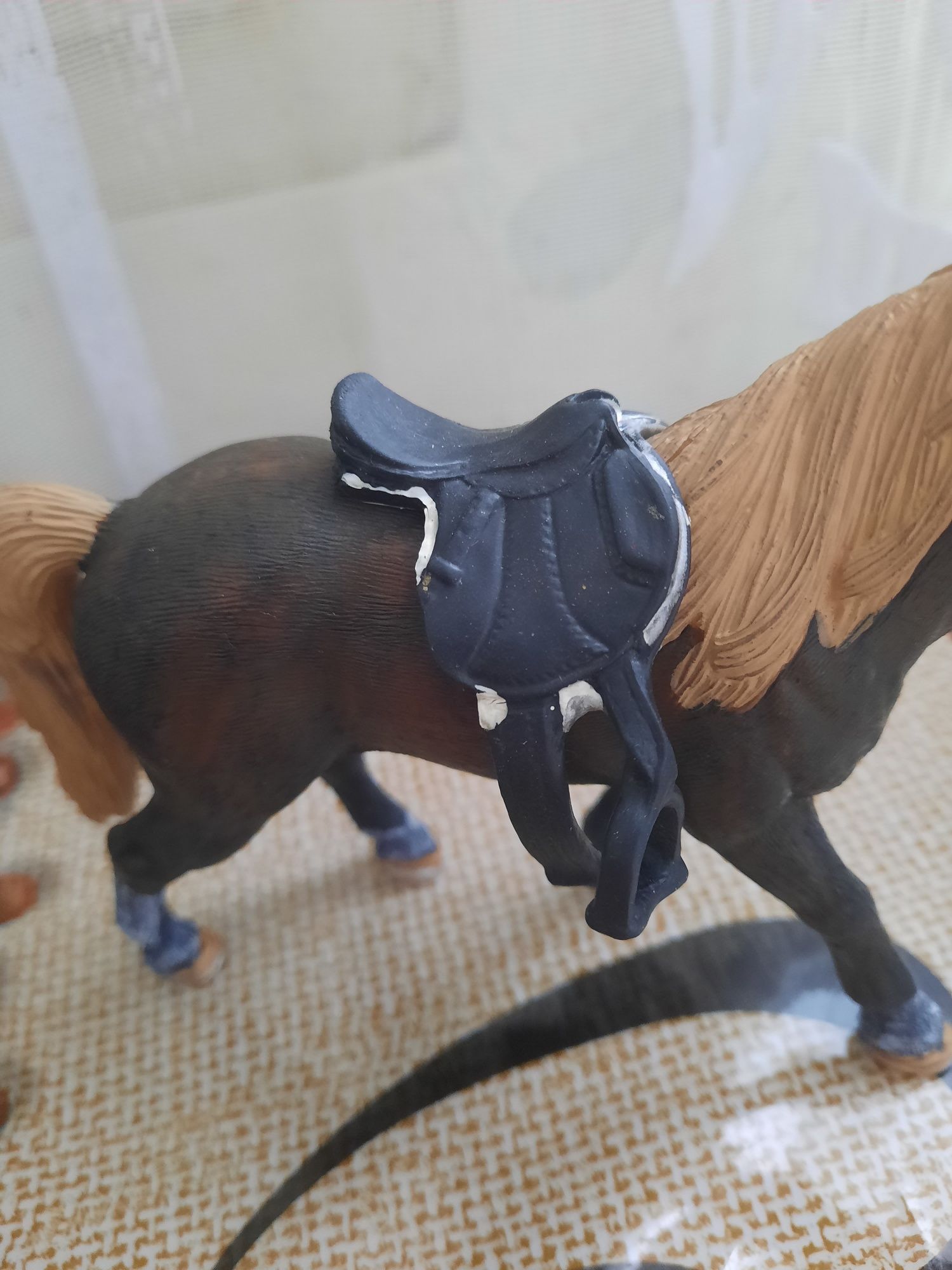 Лошадь Тенеси Уокер с седлом  от фирмы  Schleich.