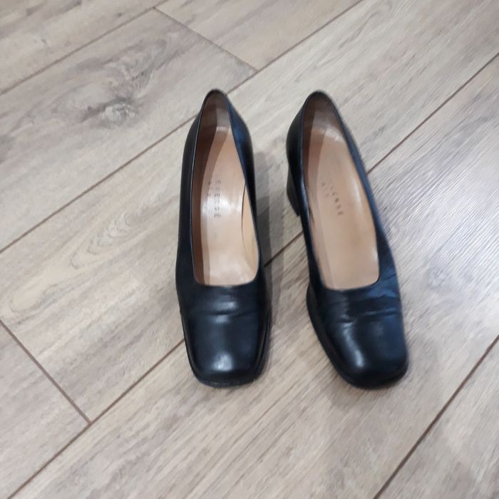 Półbuty czarne na obcasie + drugie gratis