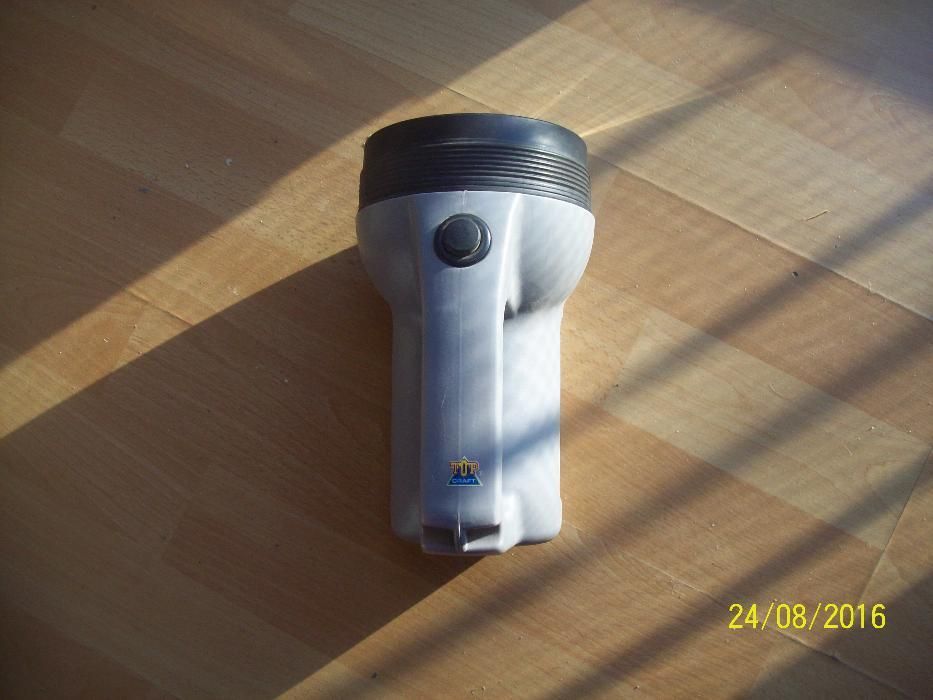 latarka na magazynek na 4 baterie r 20