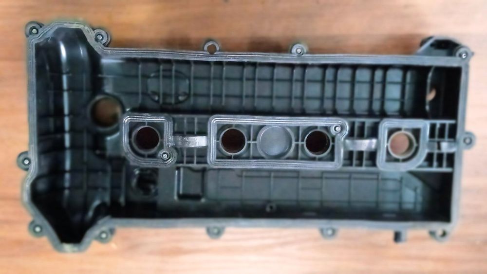 Pokrywa zaworów Mazda 6 DOHC16-VALVE L310
