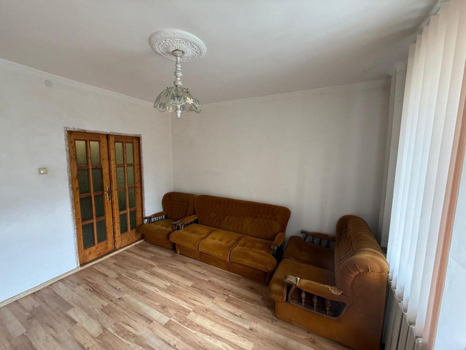 Продаю 2х комнатную квартиру в Центре.