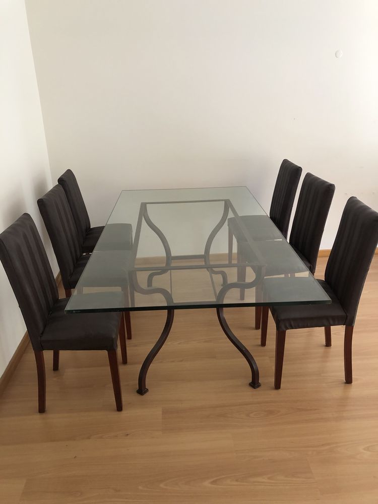 Mesa de jantar com 6 cadeiras