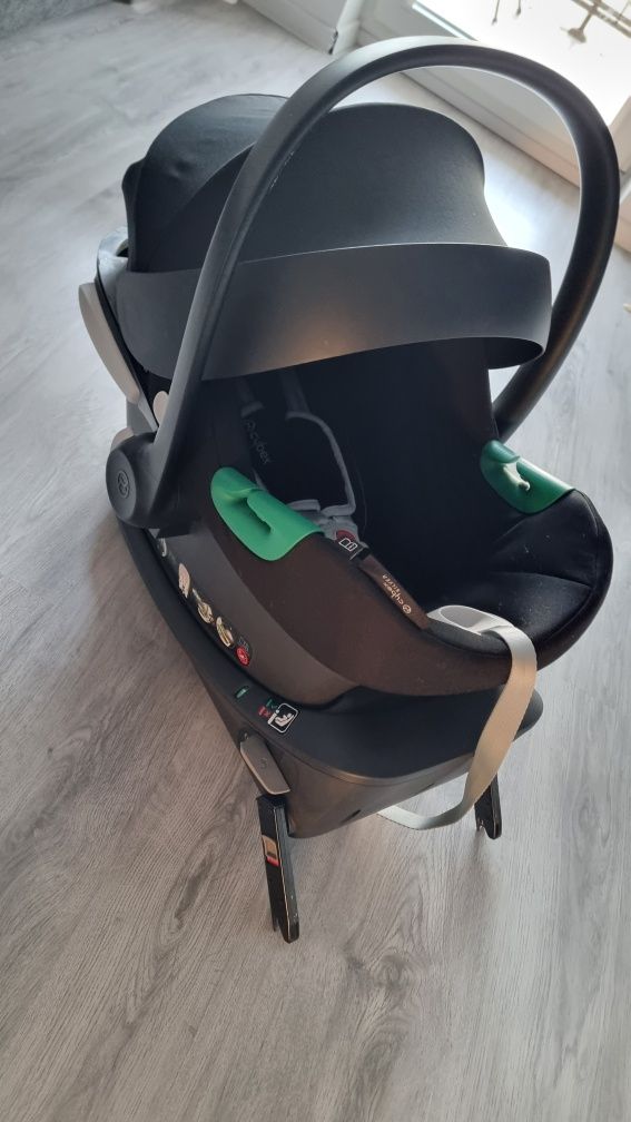 Fotelik Cybex aton 5 silver z bazą isofix