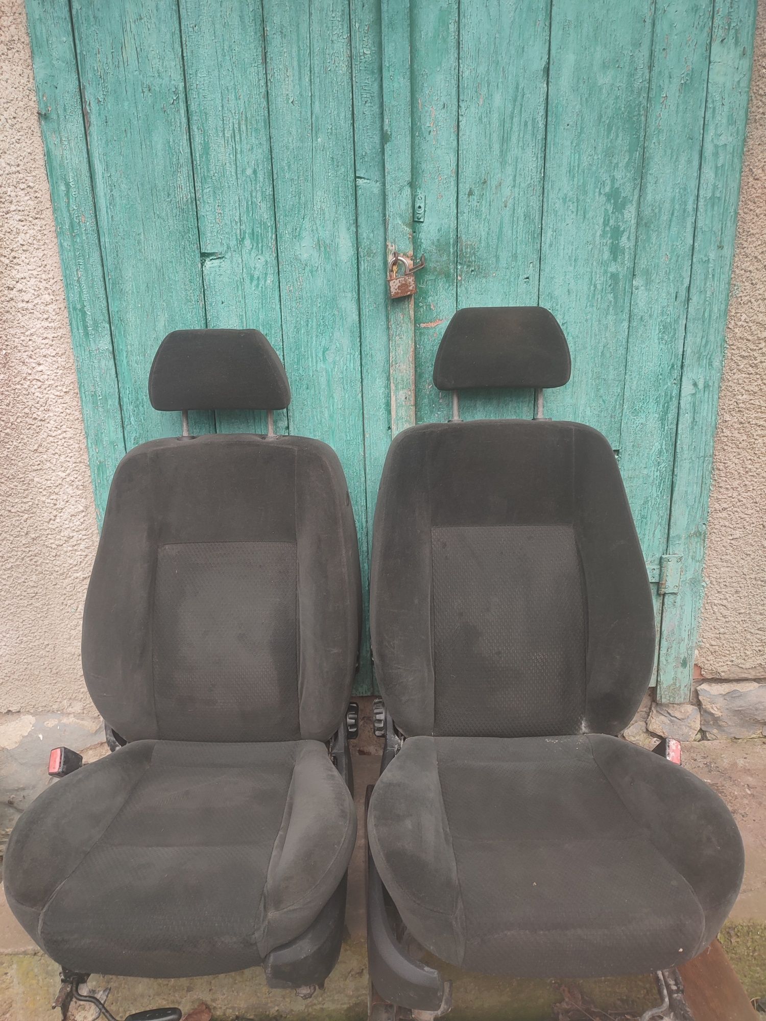 Продам б/у крісла