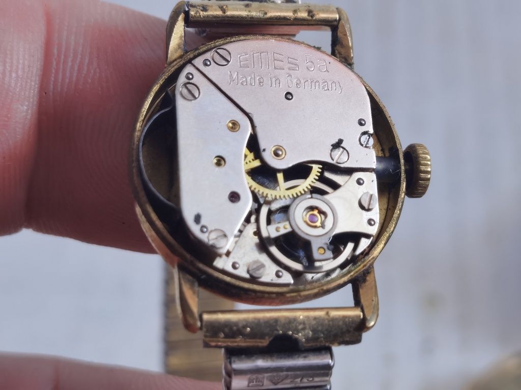 Stary zegarek mechaniczny EMES