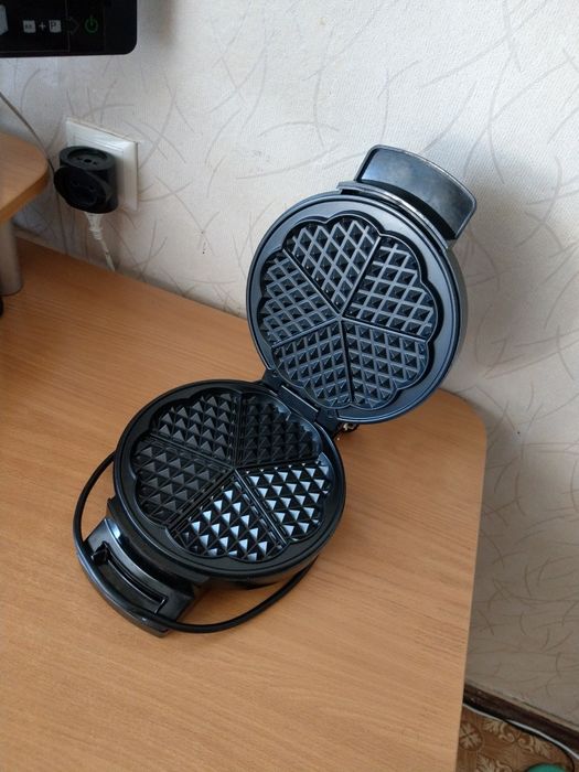 Продам вафельницу