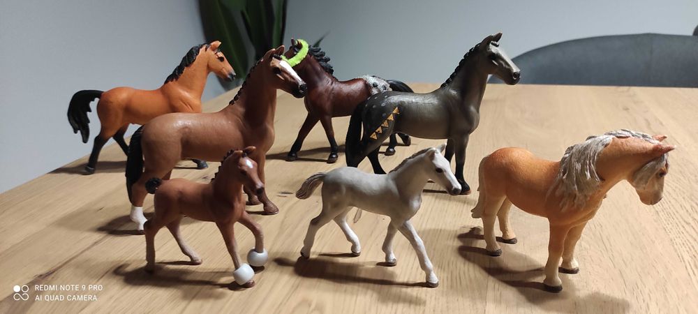 Shleich konie fugurki