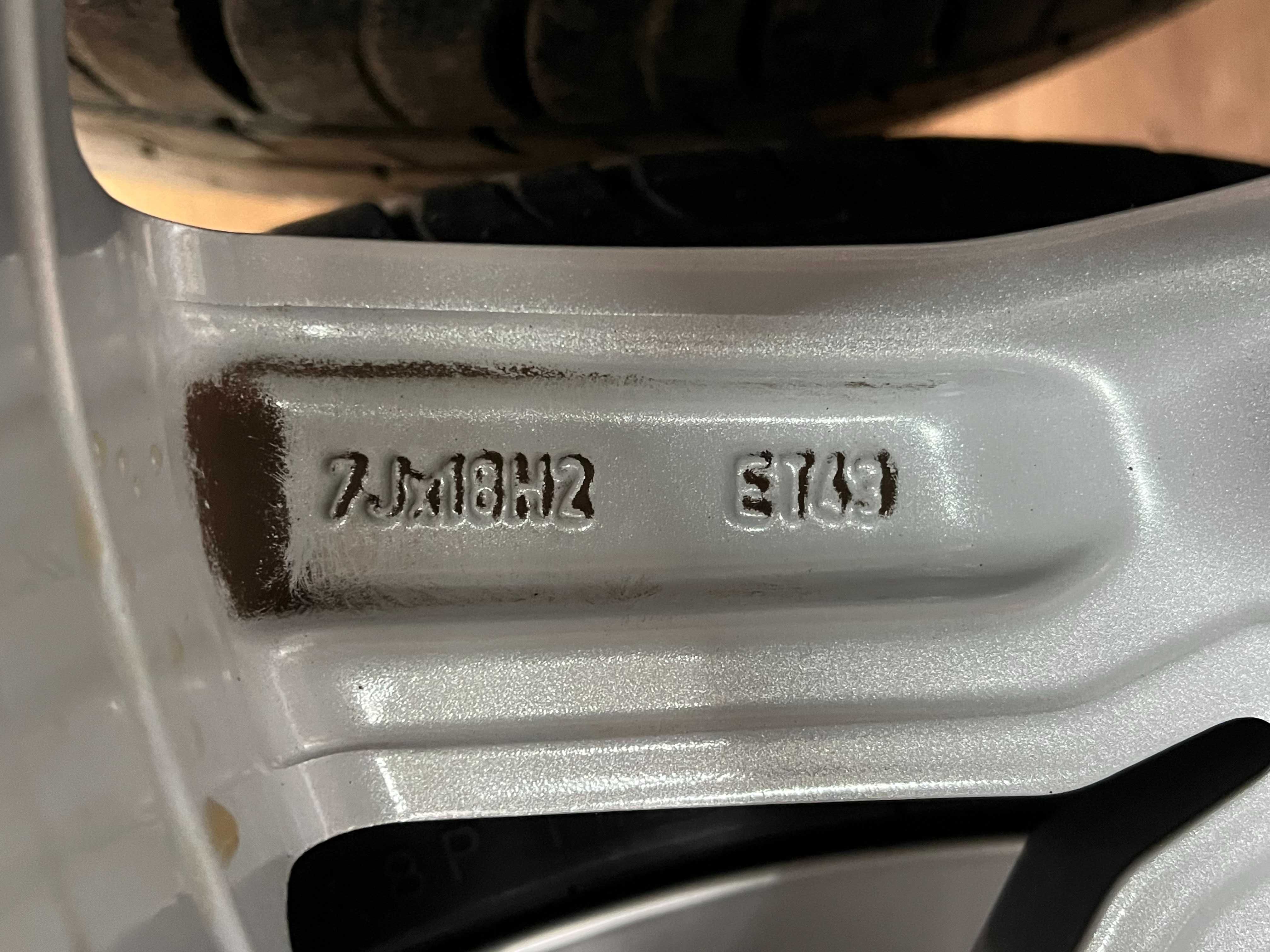 Koła/komplet kół/felgi Volkswagen Tiguan II 235/55/R18