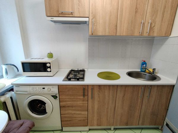 1-ком Ломоносова 34/2  рядом Онкоцентр