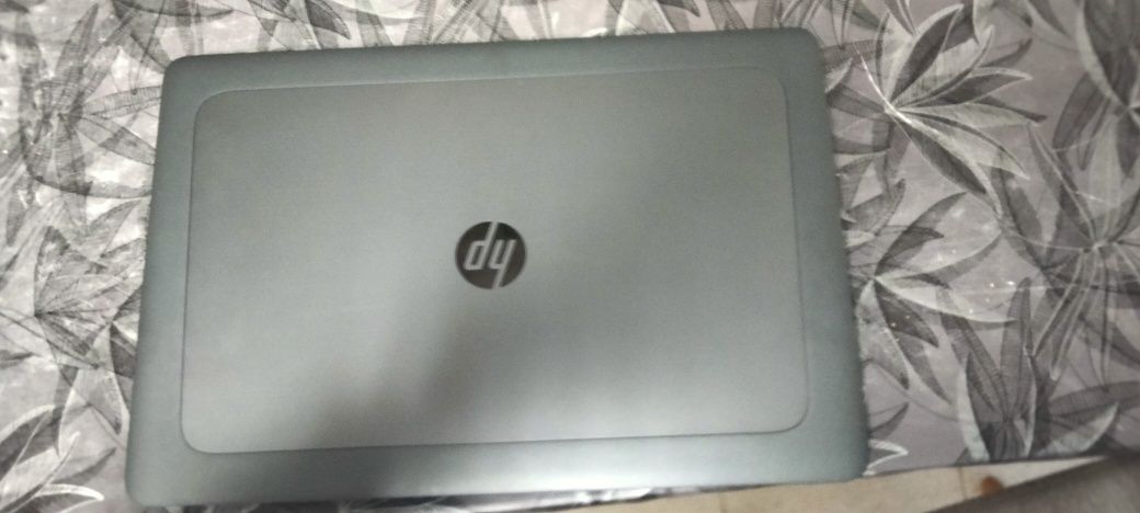 Computador HP i7 17"