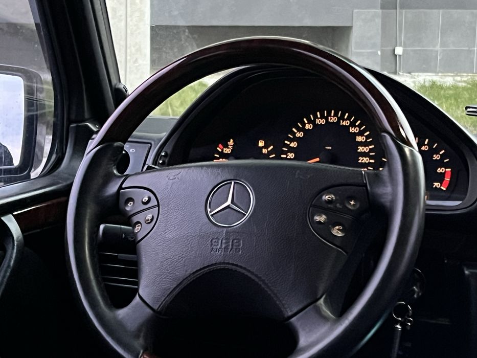 Mersedes benz G500 2000