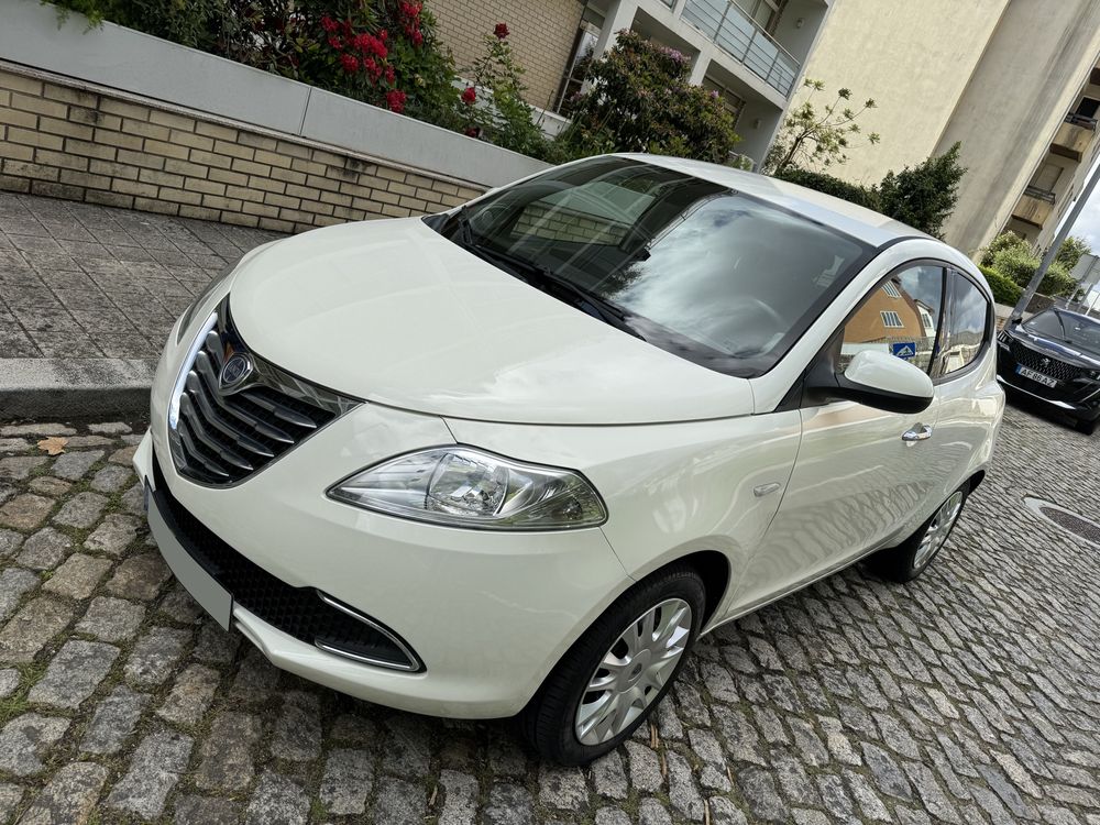 Lancia Ypsilon - Caixa Automática - 2011 - Dualogic (tipo Fiat 500)