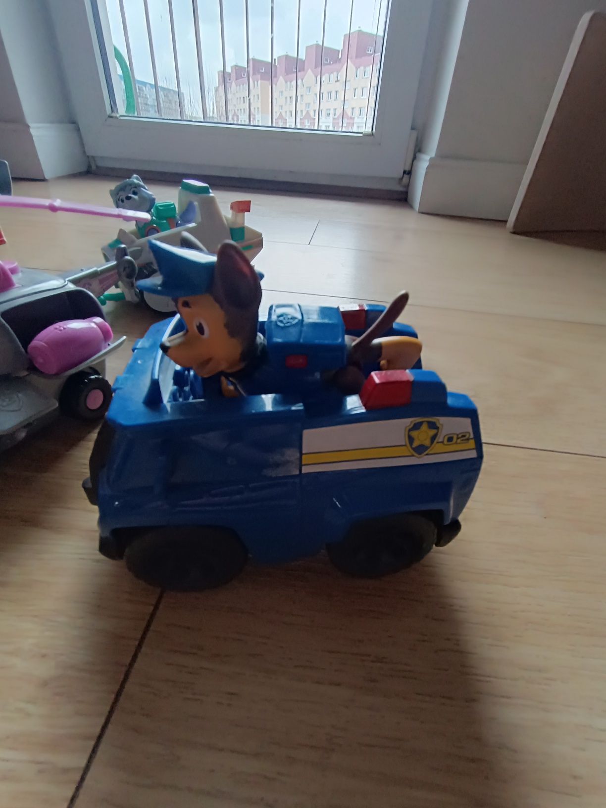Psi patrol wieża plus komplet samochodów z figurkami