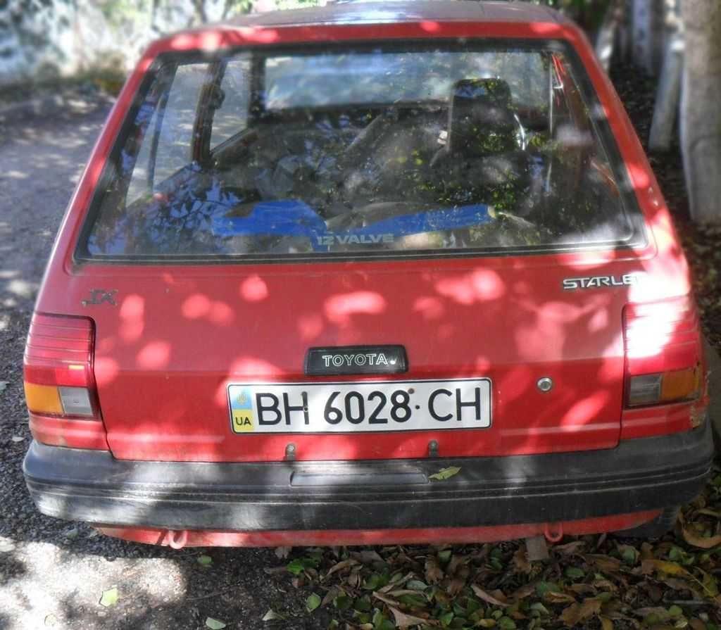 Toyota Starlet 1985г 5дв хетчбек ,красный, после дтп