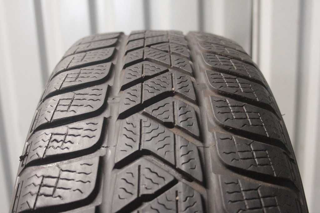 215/60/16 Pirelli Sottozero 3 215/60 R16