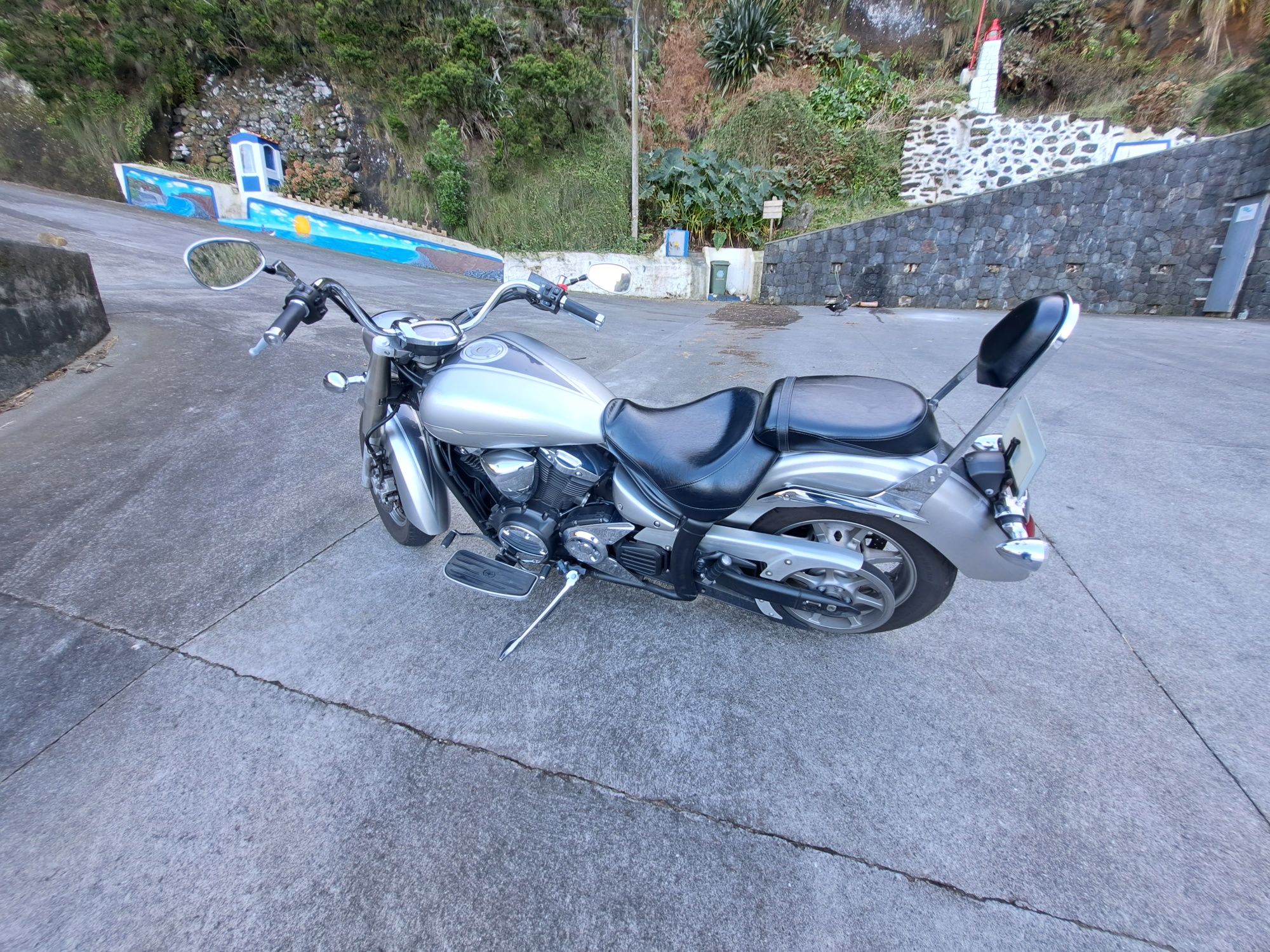 Yamaha xvs midnight star 1300