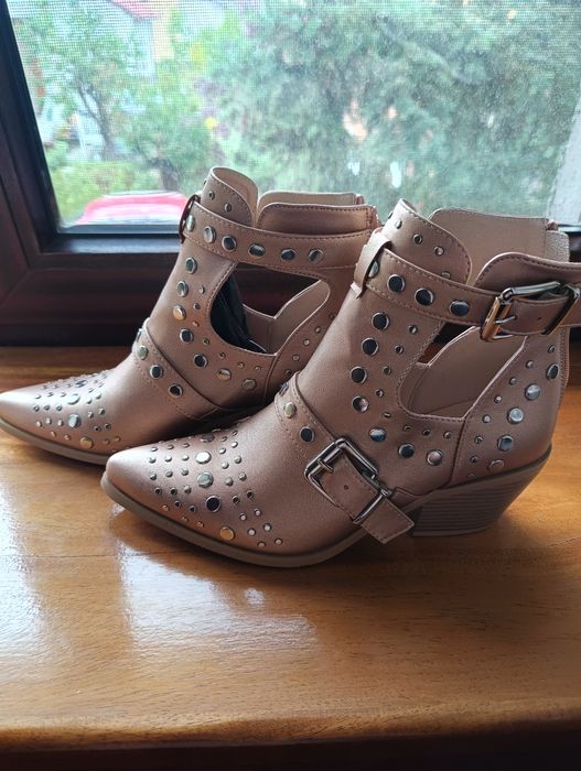 Botki nowe 39 z cekinami