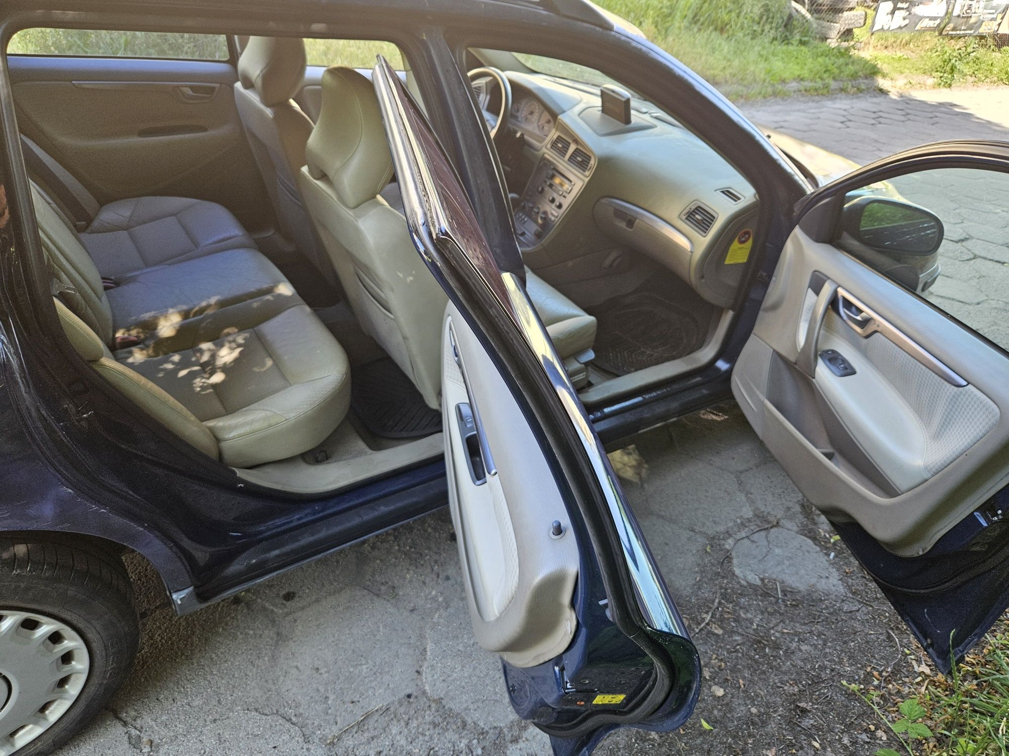 Volvo V70 2001рік 2,4 дизель для військових