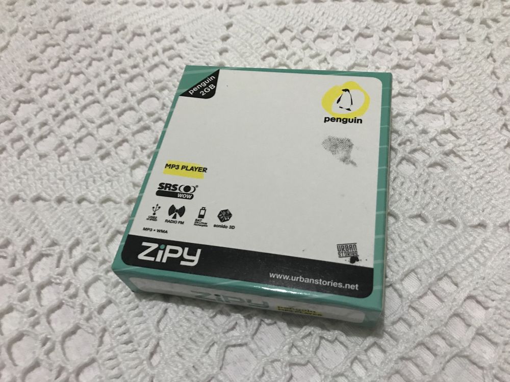 Zipy Mp3 Penguin 2GB FM Kit Travel Preto