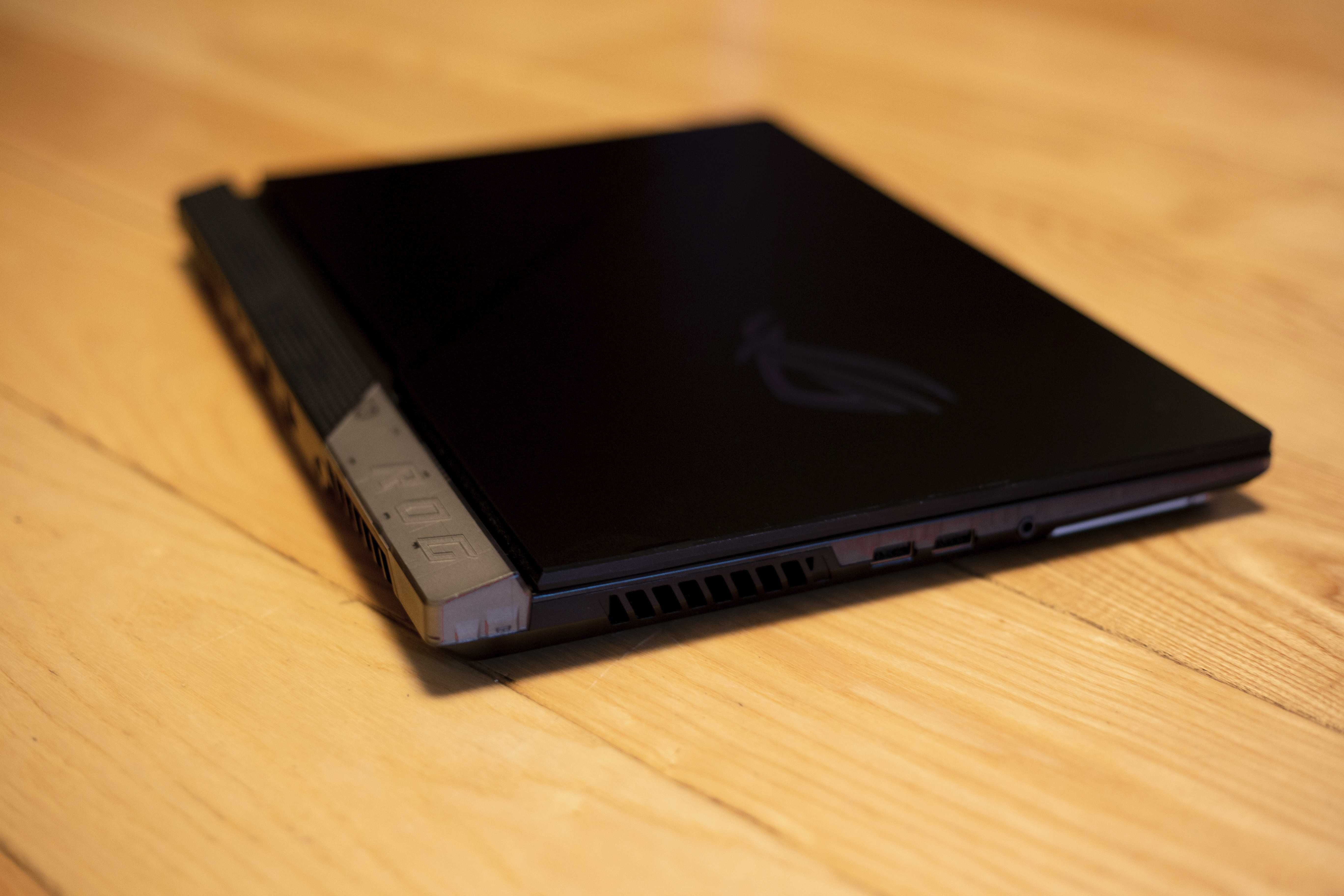 Laptop Gamingowy ASUS rog strix scar i9 12900 rtx3080 32 ram 1TB SSD