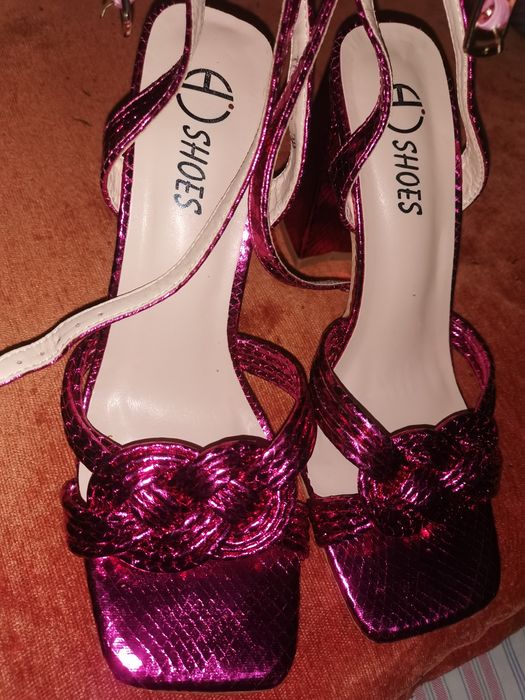 Sandálias rosa fuschia tam 38