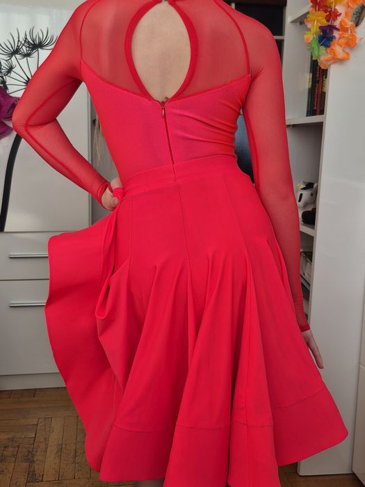 Dziewczęca sukienka turniejowa. Basic, wzrost 140/152