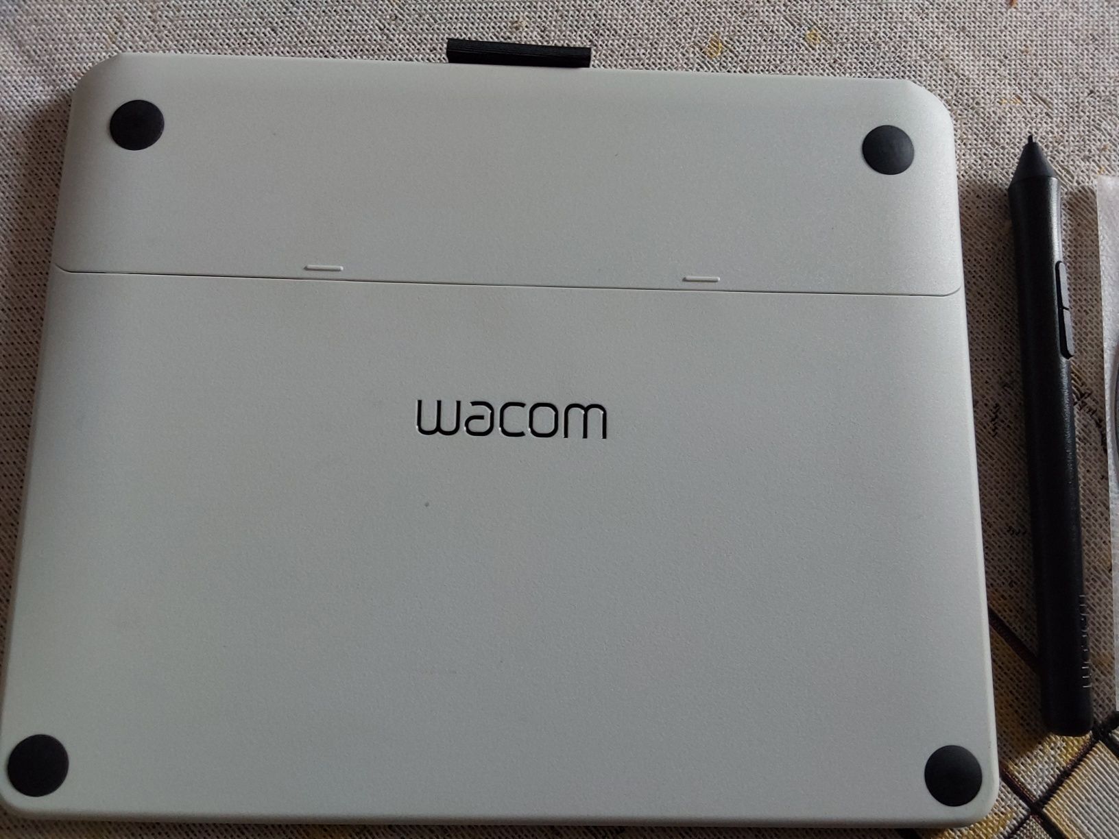 Tablet graficzny Wacom Intuos Draw i kreatywny długopis CTL-490 W0-BX