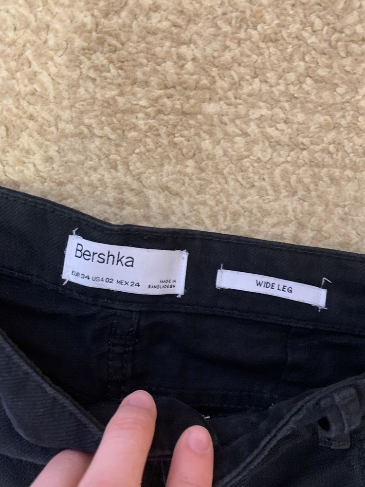 джинси bershka