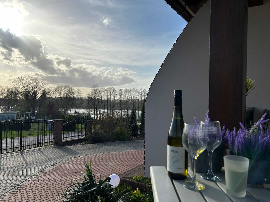 Całoroczny Domek z Kominkiem i Balią z Jacuzzi nad Jeziorem Balewskim