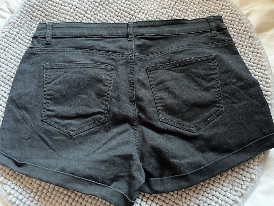 Damskie czarne szorty z kieszeniami H&M r.38