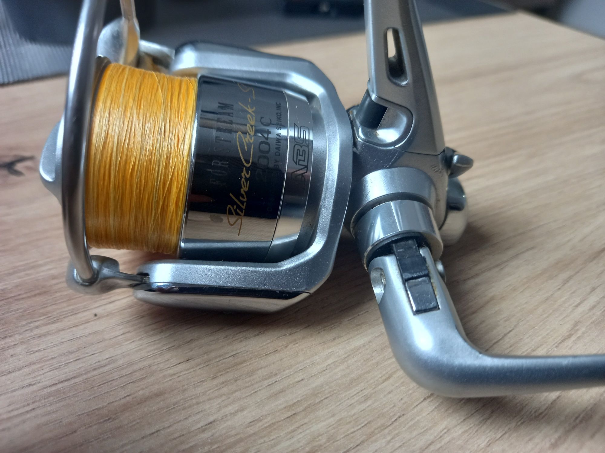 Daiwa Luvias 1500 plus zapasowa szpulka 2004