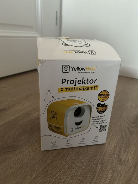 Projektor YellowWall + 4 Multibajki Zestaw startowy