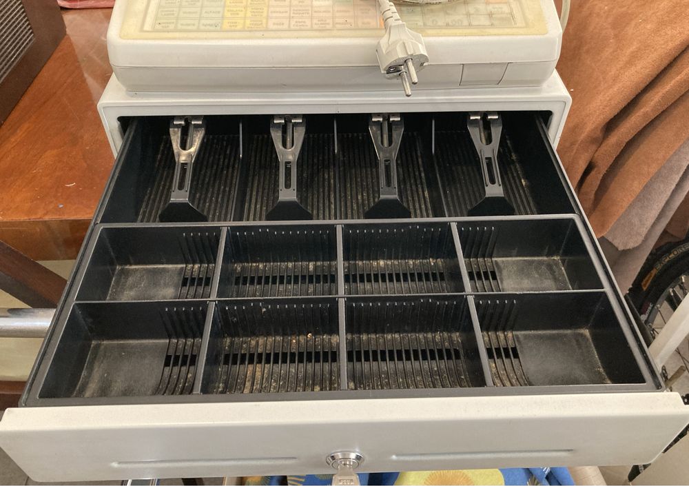 Maquina registadora com gaveta