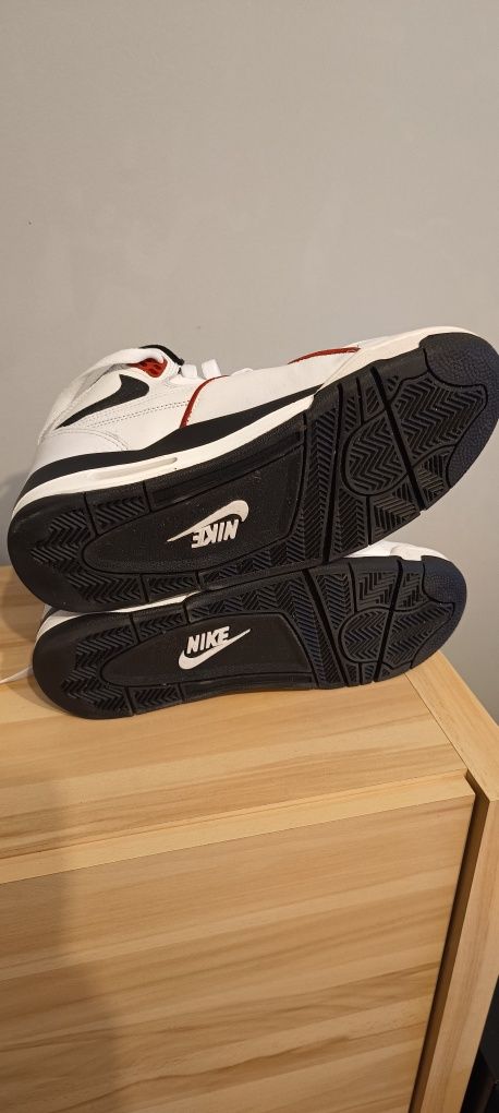 Używane buty Nike flight rozmiar 42
