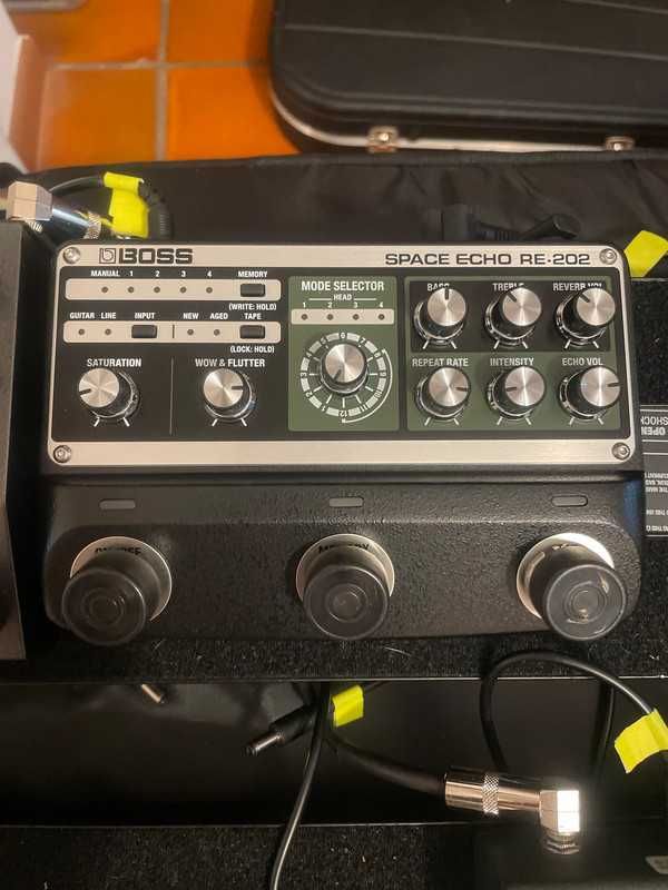 Pedal Boss Space Echo RE-202 - COMO NOVO