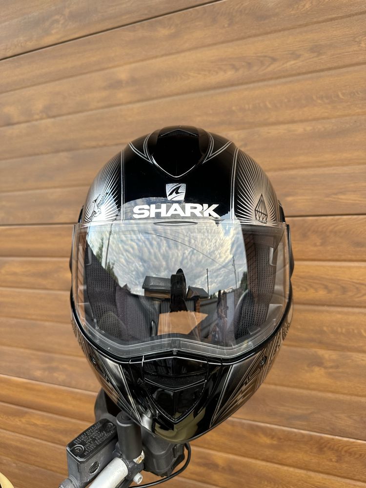 Продам шолом ( шлем , шльом ) Shark evoline s3 mezkal