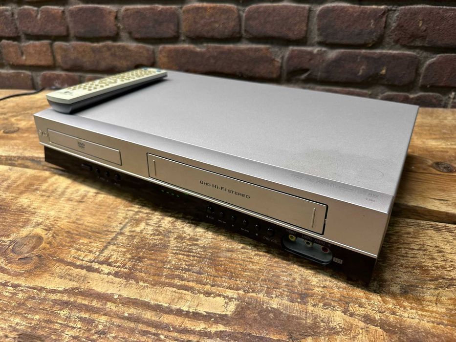 Odtwarzacz DVD oraz VHS  LG Combo V280