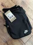 Saszetka na ramię Nike Heritage DB0456 - Czarny