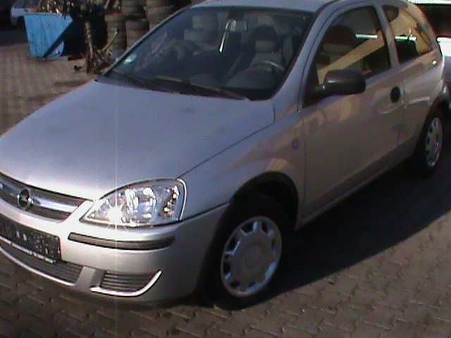 Opel Corsa C  drzwi błotnik Tylna klapa, sanki Lampa tylna Z157