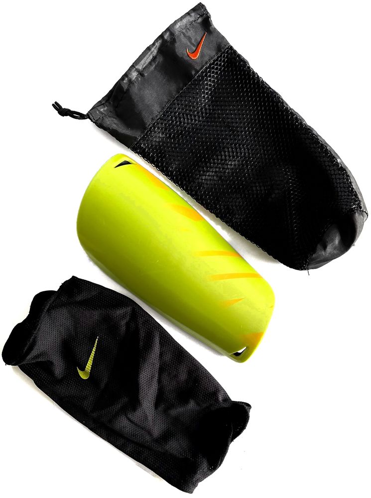 Напівпрофесійні футбольні щитки Nike Mercurial Lite XL ретро вінтаж