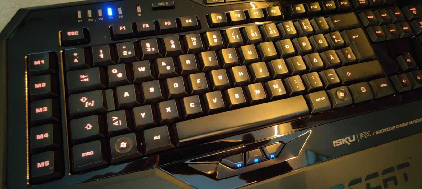 Zadbana klawiatura gamingowa ROCCAT ISKU FX MULTICOLOR - 100% sprawna