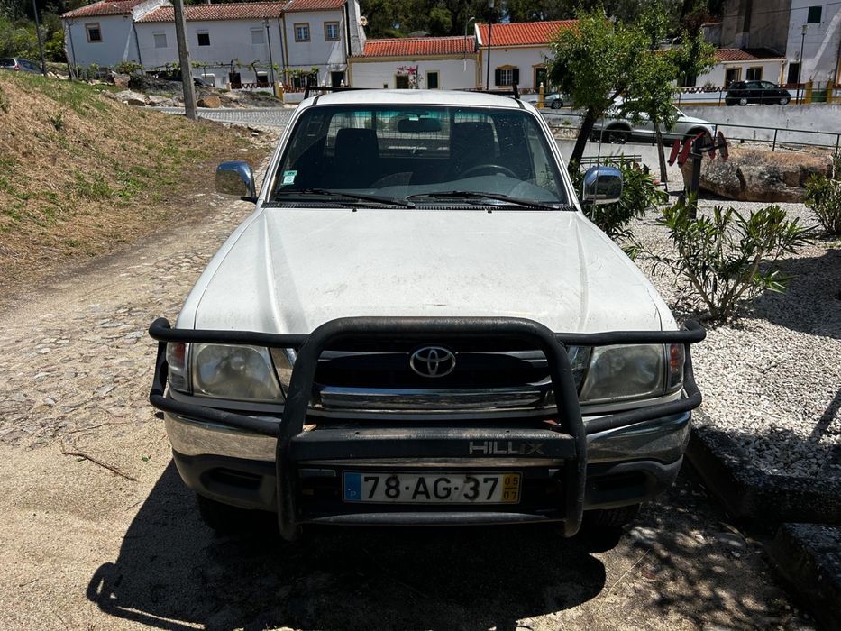 TOYOTA HILUX 2.5 D4-D TRACK (RESERVADO)