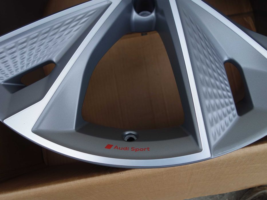 Felgi AUDI RS7 RS6 Q7 Q8 SQ7 SQ8 RSQ8 4K0 22'' Audi Sport Oryginalne