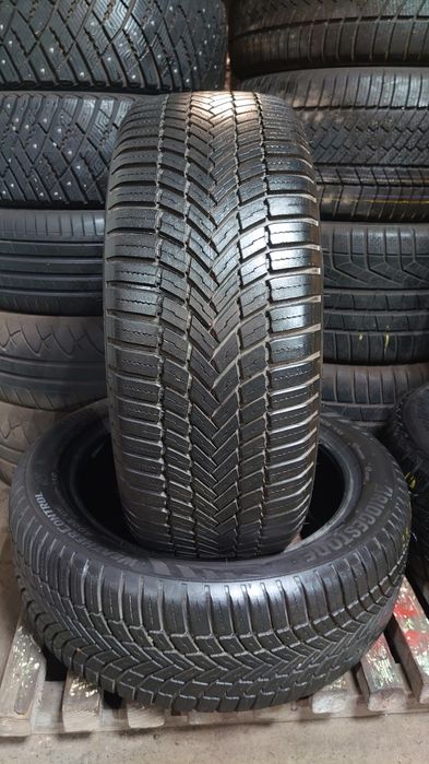 Пара всесезонных шин Bridgestone Weather Control A005 EVO 215/50 r17