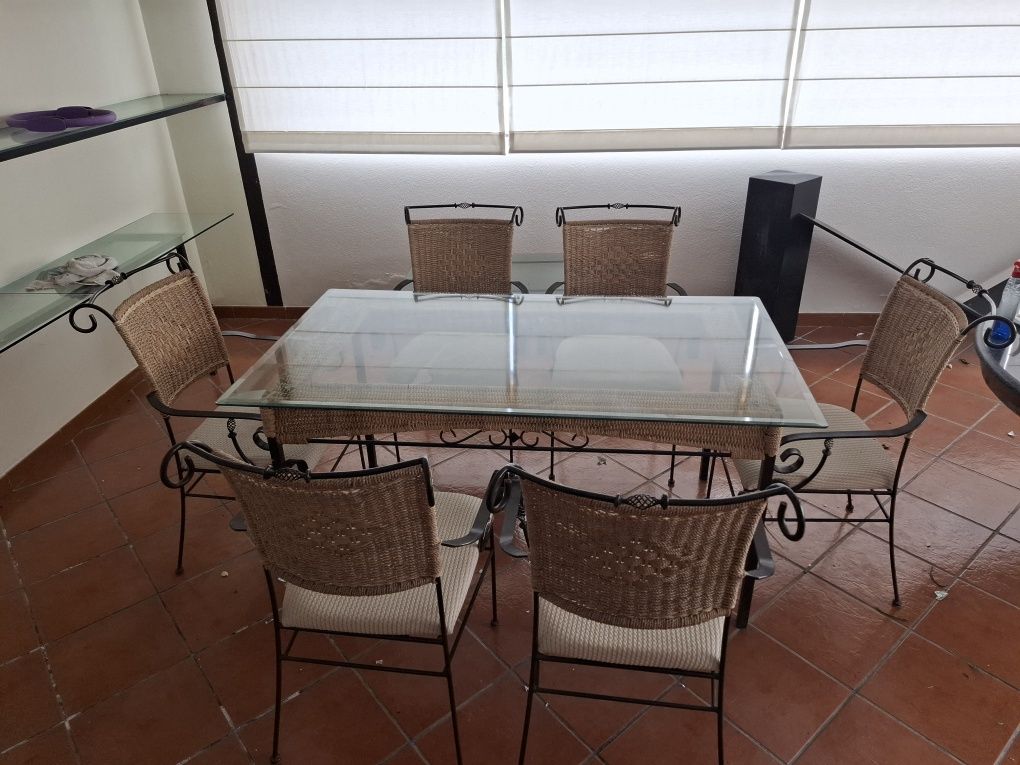 Mesa e 6 cadeiras  em ferro e corda