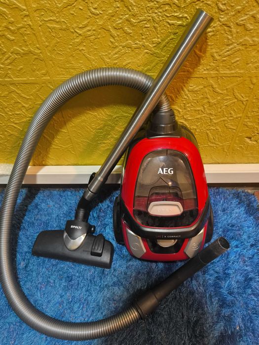 Aspirador sem Saco AEG AeroPerformer Cyclonic
