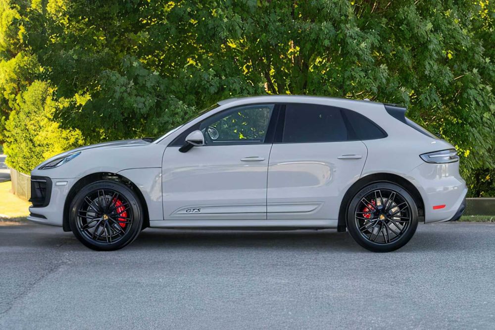 Porsche Macan      2023